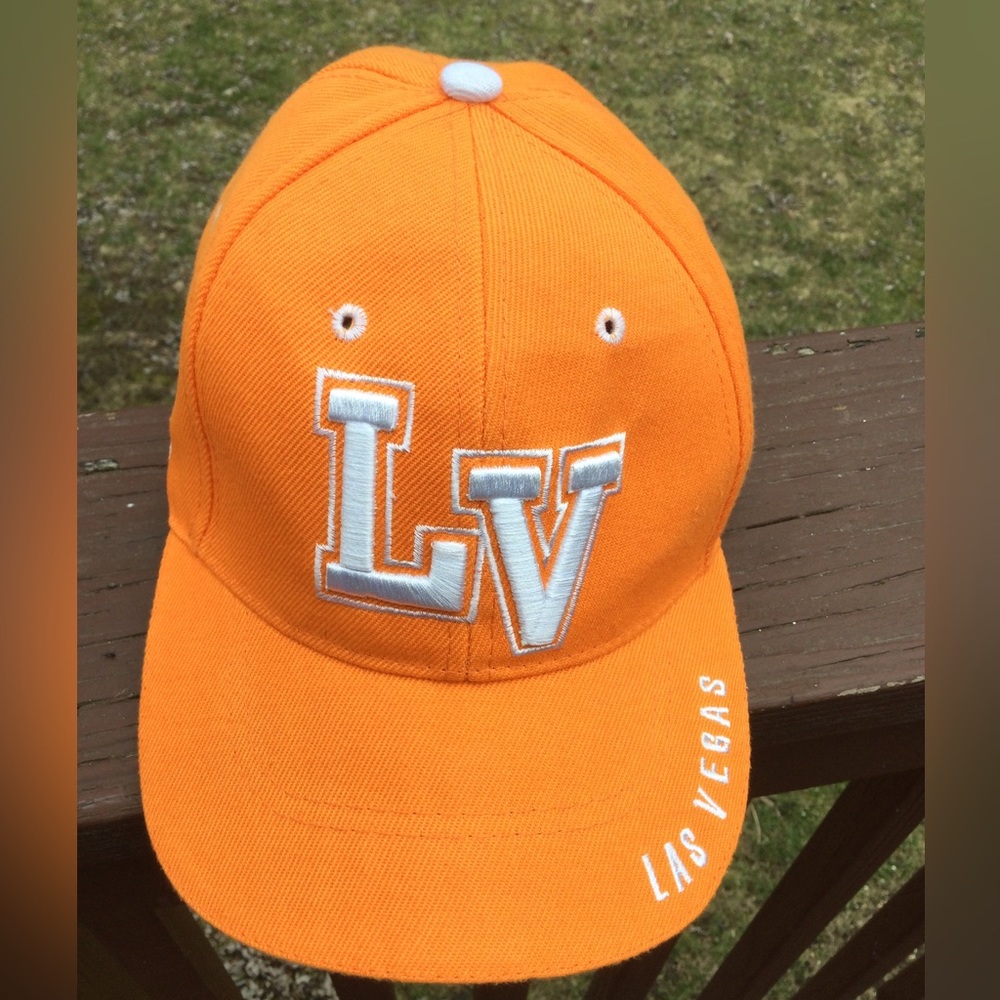 Baseball cap with Velcro closure